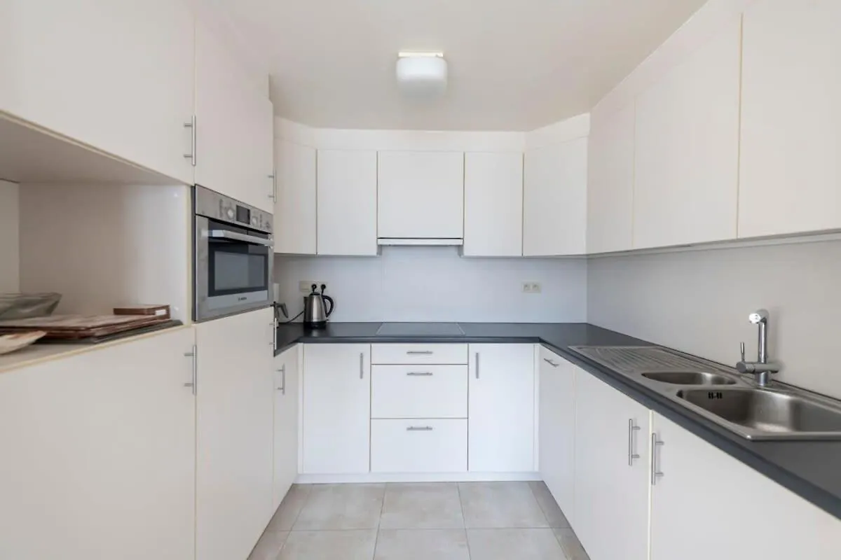Seaview Apartment On The Beach - Free Parking オステンド ベルギー