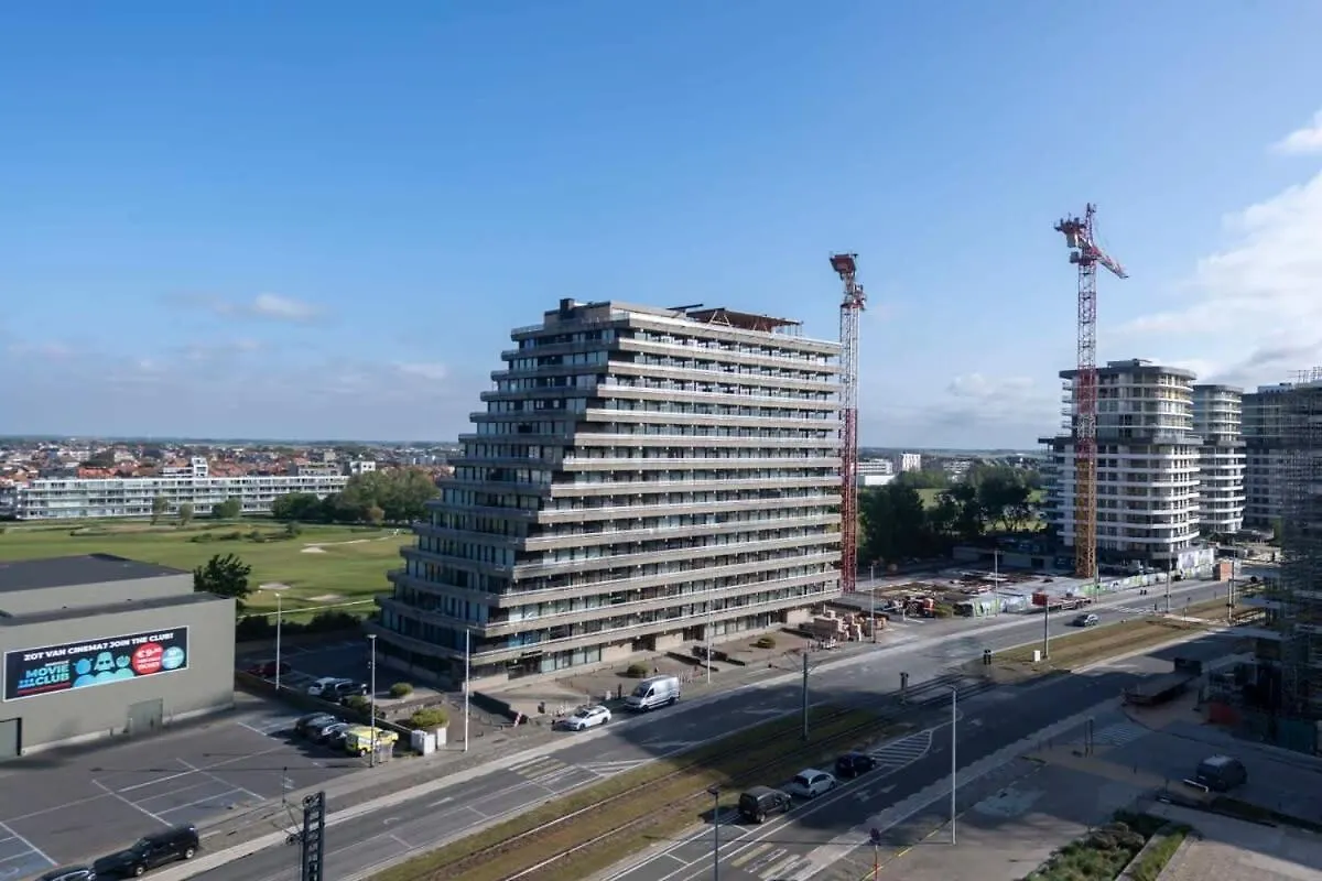 Seaview Apartment On The Beach - Free Parking オステンド